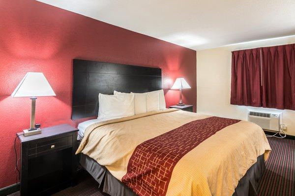 Red Roof Inn & Suites Pensacola-Nas Corry Beach Haven Ngoại thất bức ảnh