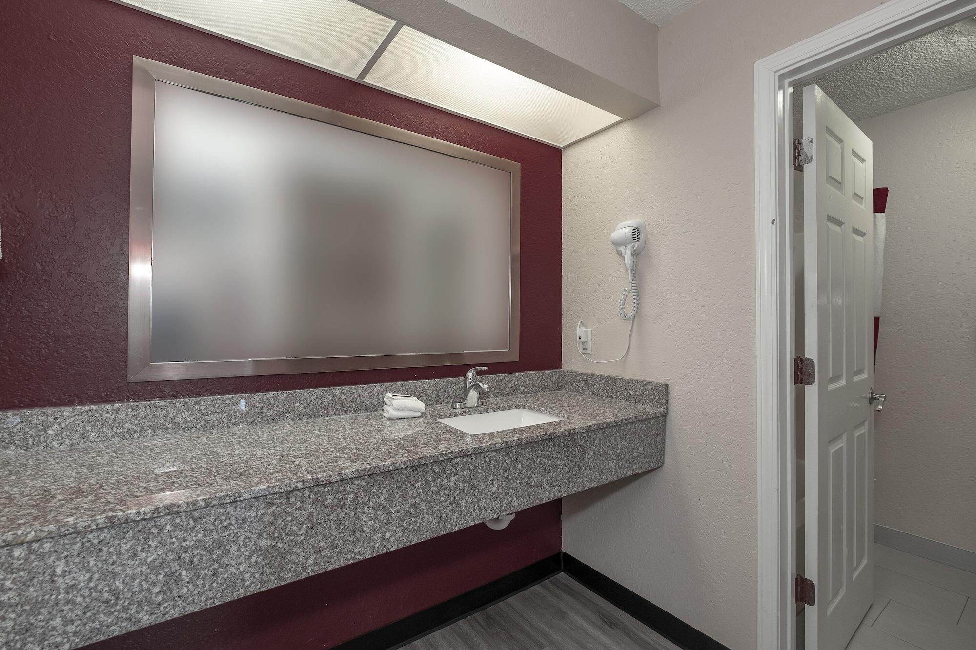 Red Roof Inn & Suites Pensacola-Nas Corry Beach Haven Ngoại thất bức ảnh