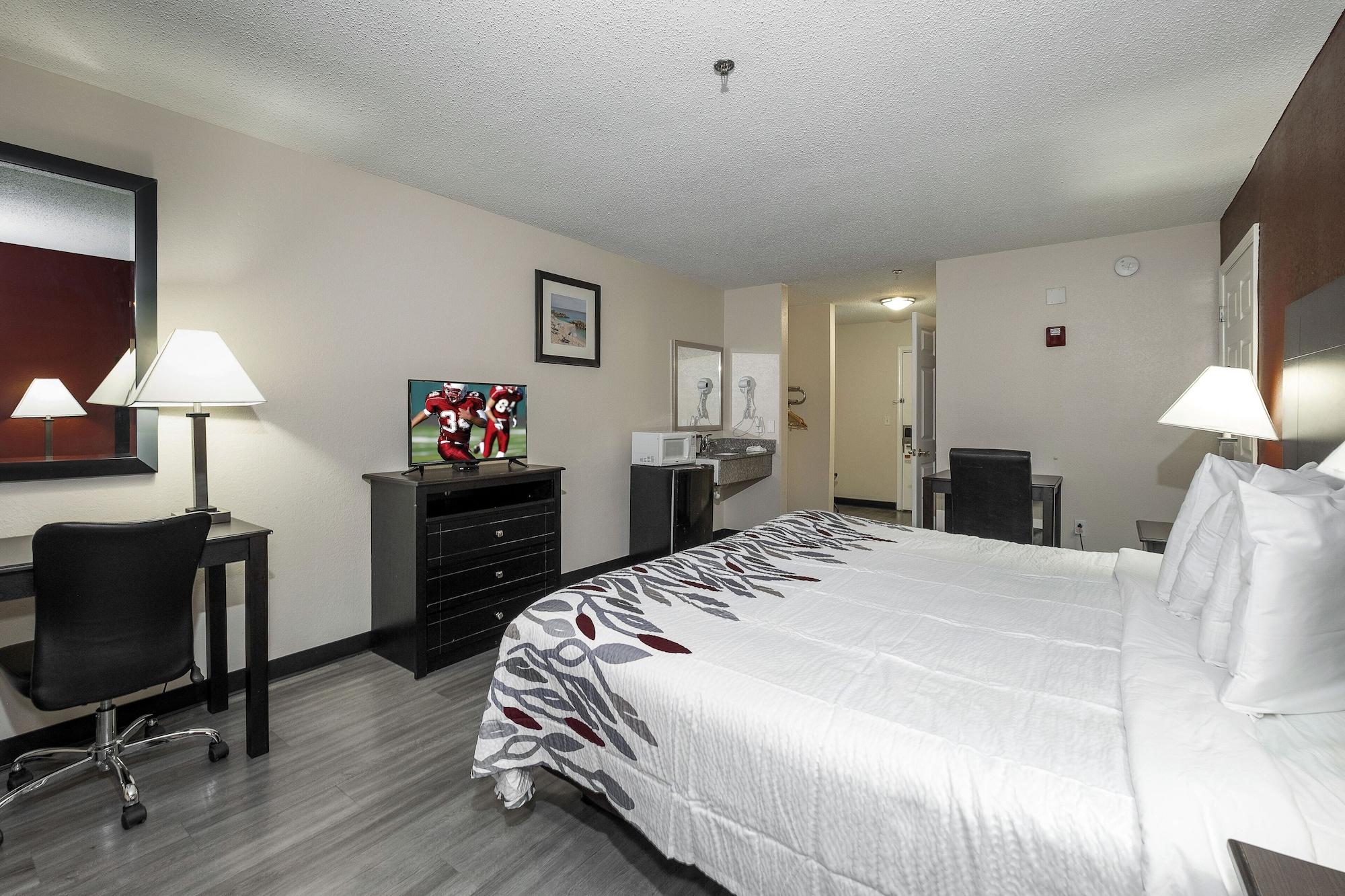 Red Roof Inn & Suites Pensacola-Nas Corry Beach Haven Ngoại thất bức ảnh