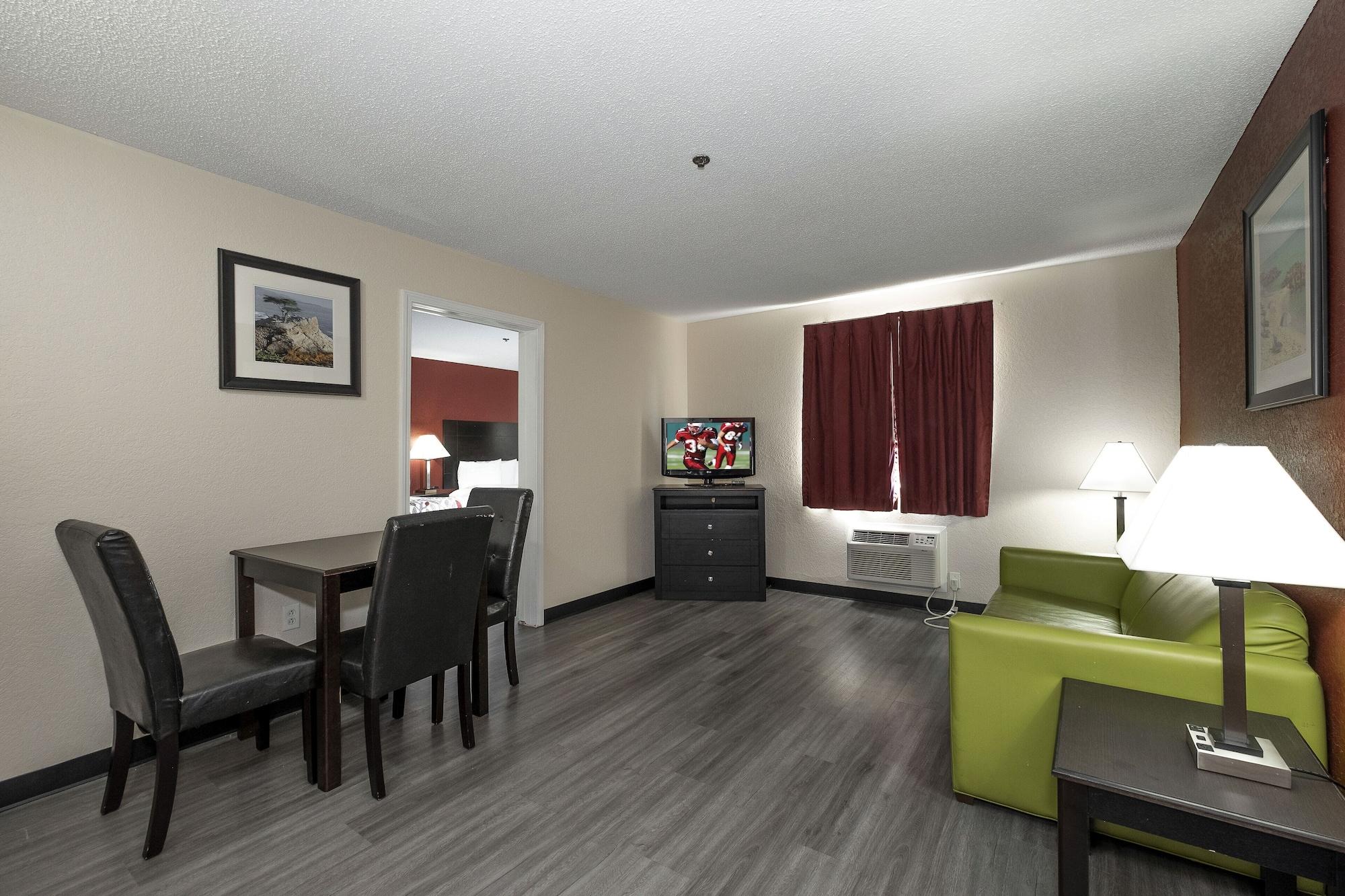 Red Roof Inn & Suites Pensacola-Nas Corry Beach Haven Ngoại thất bức ảnh