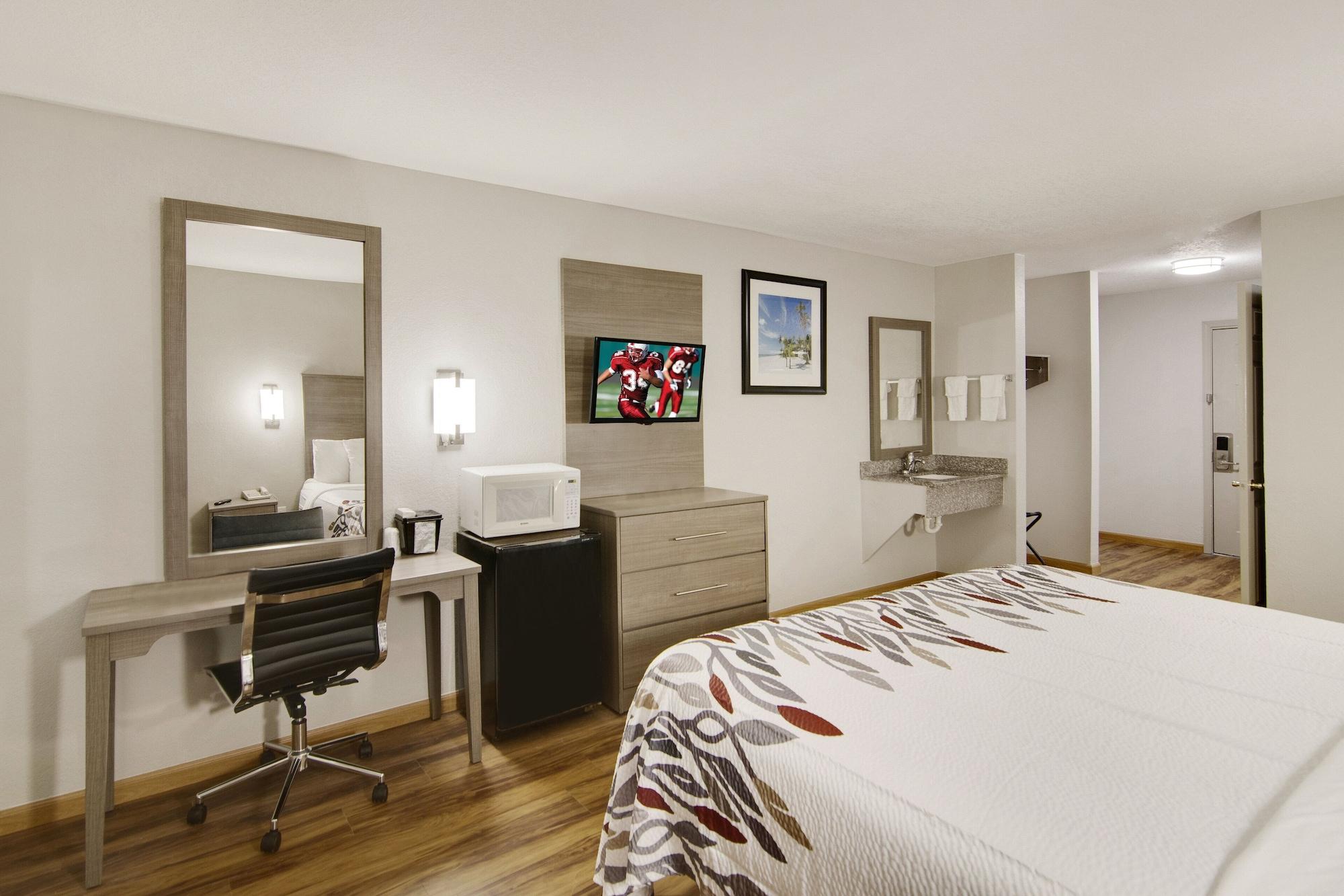 Red Roof Inn & Suites Pensacola-Nas Corry Beach Haven Ngoại thất bức ảnh
