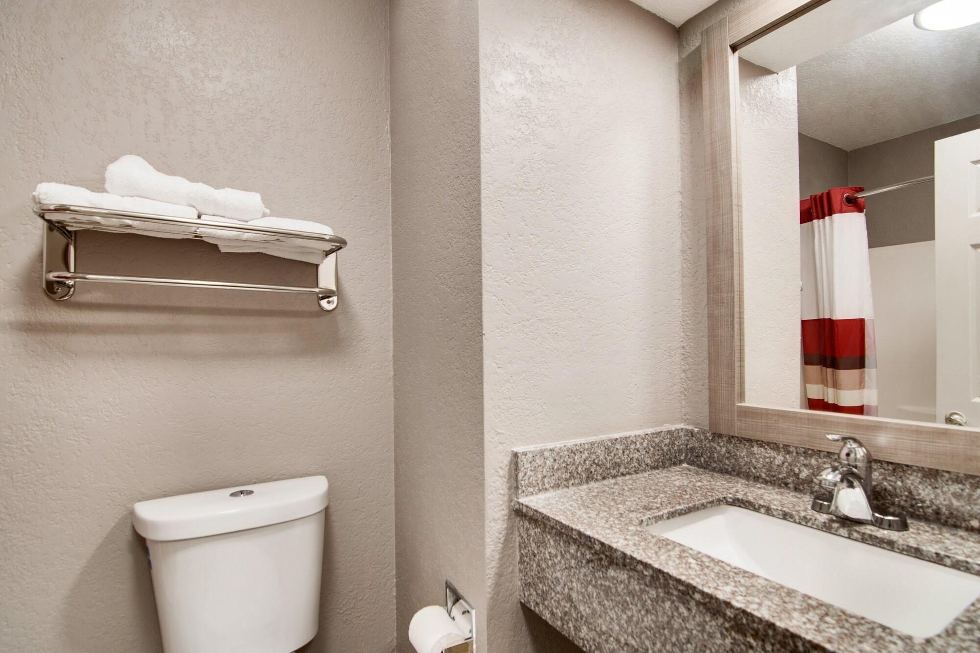 Red Roof Inn & Suites Pensacola-Nas Corry Beach Haven Ngoại thất bức ảnh