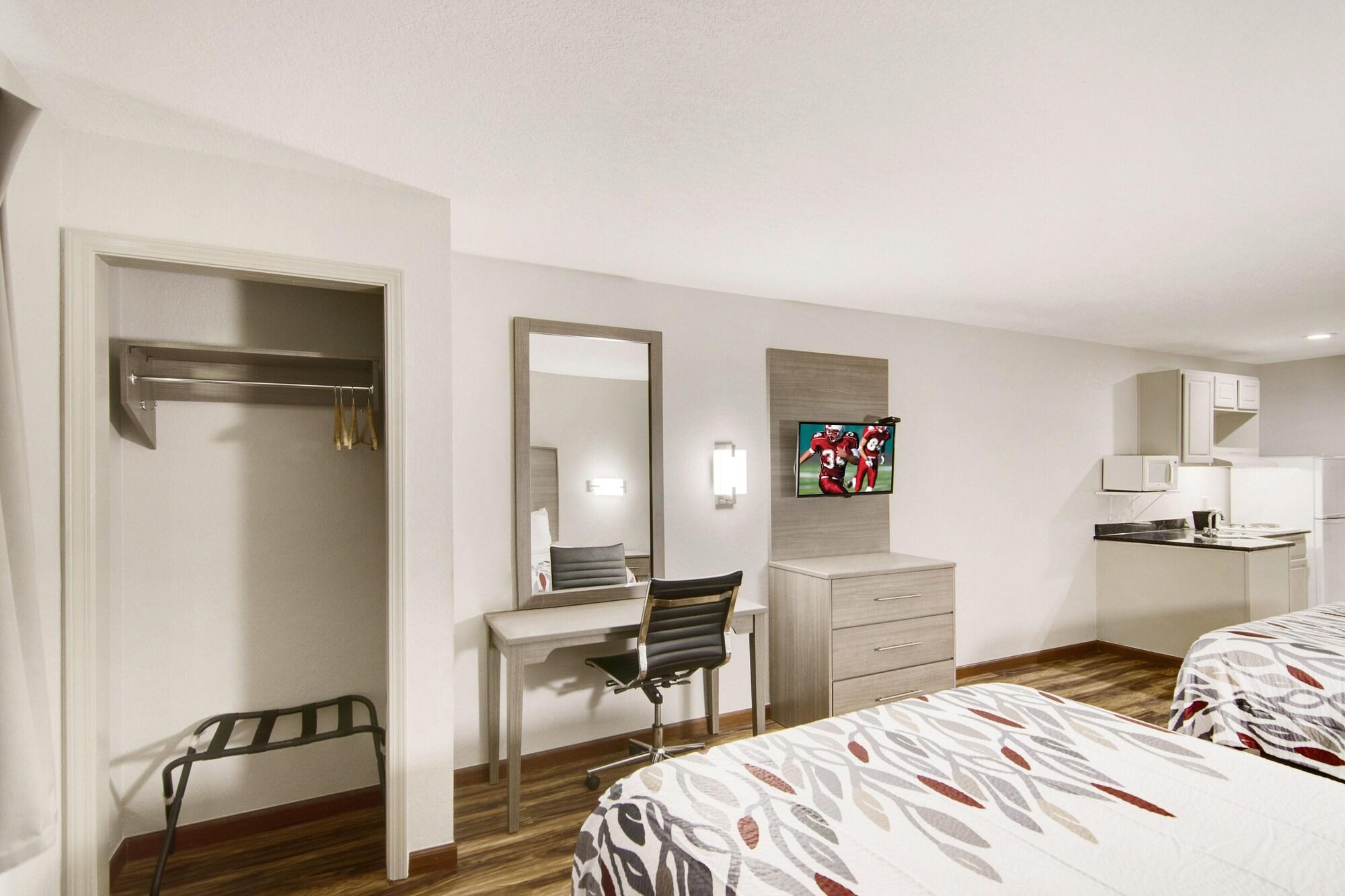 Red Roof Inn & Suites Pensacola-Nas Corry Beach Haven Ngoại thất bức ảnh