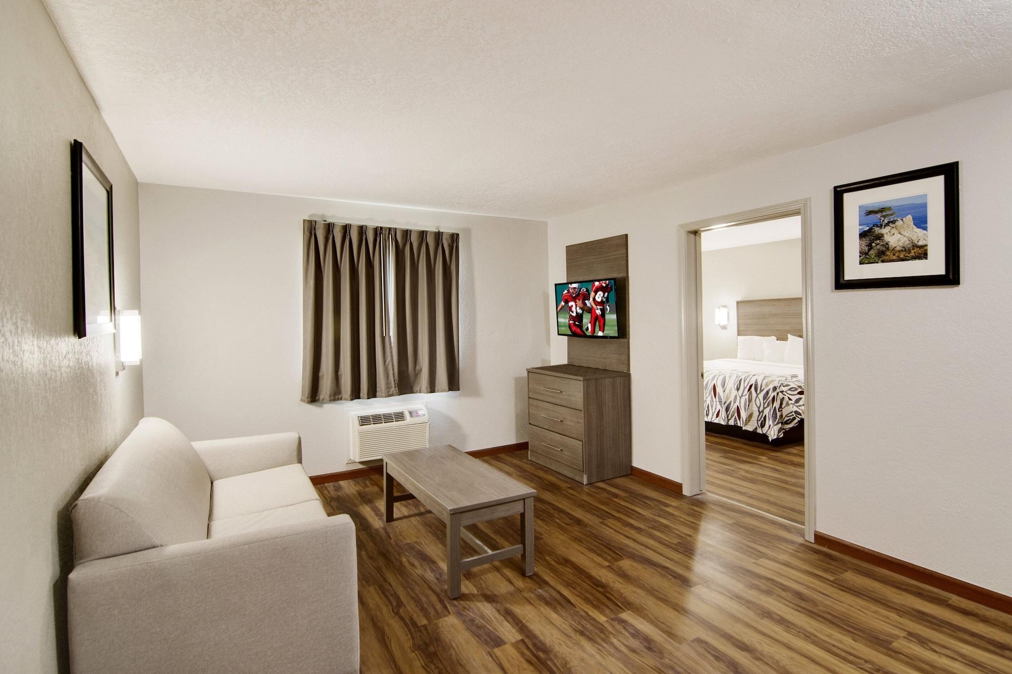 Red Roof Inn & Suites Pensacola-Nas Corry Beach Haven Ngoại thất bức ảnh