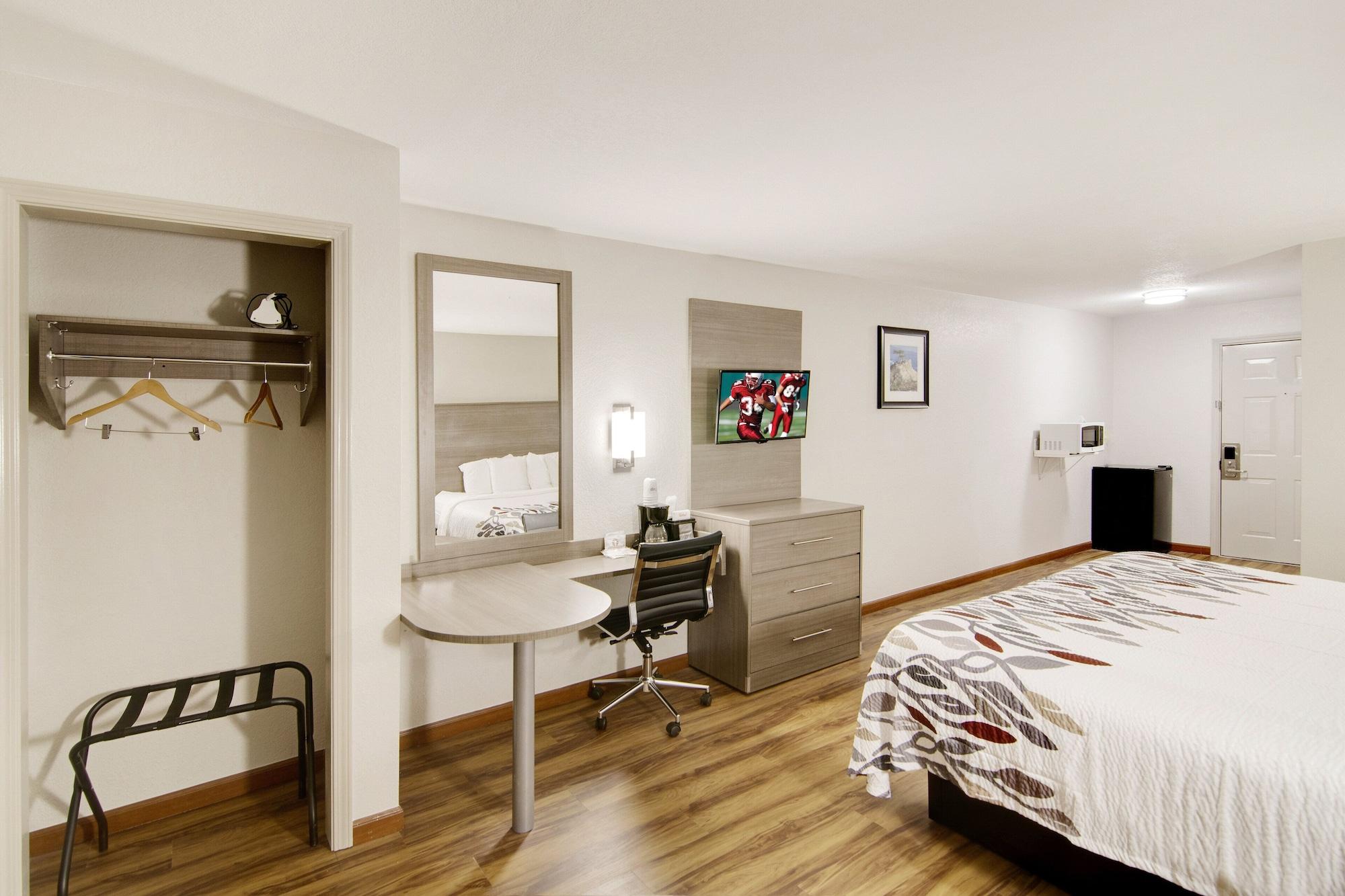 Red Roof Inn & Suites Pensacola-Nas Corry Beach Haven Ngoại thất bức ảnh