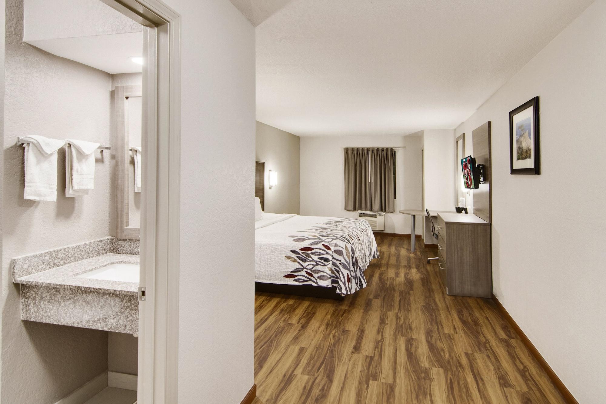 Red Roof Inn & Suites Pensacola-Nas Corry Beach Haven Ngoại thất bức ảnh